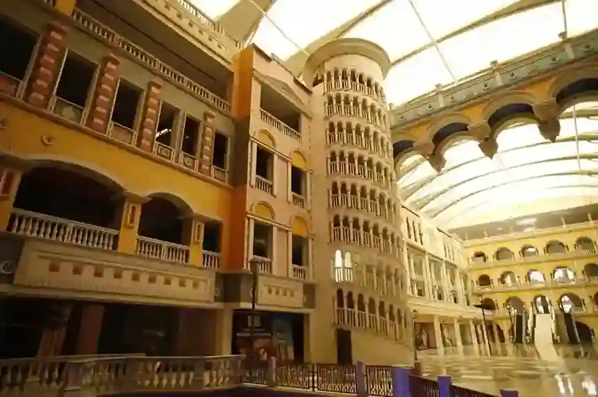 grand venice mall timing
